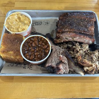 4 Rivers Smokehouse - 3 meat bbq meal (ribs, brisket & pork) - Barbeque Near Me - Tampa Bay, Florida