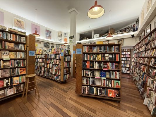 City Lights Booksellers & Publishers by null