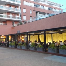 Buffalo Burger - Une terrasse couverte pour profiter de l'extérieur à tout moment