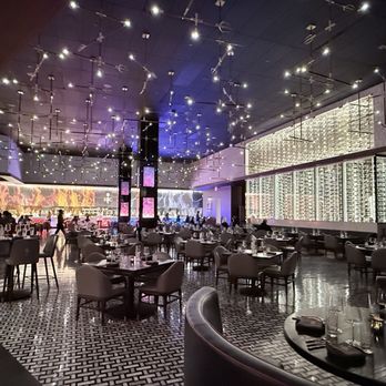 Hell's Kitchen - Dining area. - Cocktail Bars Near Me - Funner, California