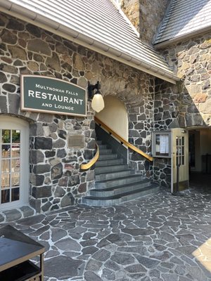 Multnomah Falls Lodge by null