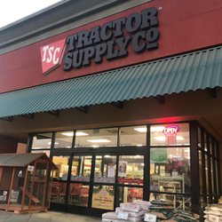 Tractor Supply - Entrance
