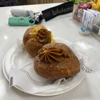 Patagonia Nahuen - Dulce de leche and créeme Facturas - Bakeries Near Me - Doral, Florida