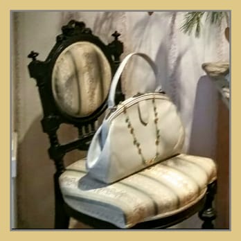 Mimi - Antiques Near Me - Berlin, BE