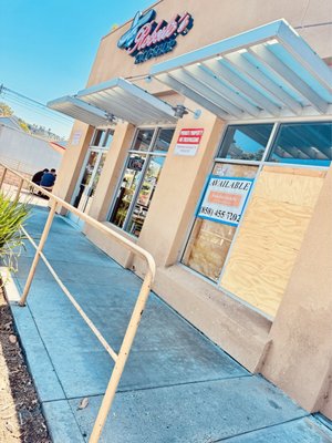 Roberto's Taco Shop by null