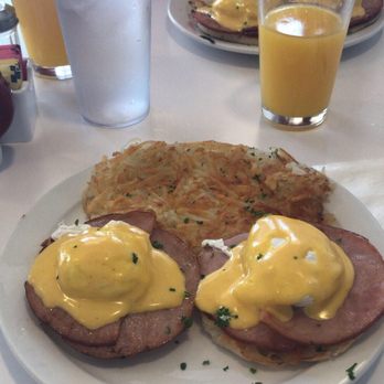 Over Easy - Tavernier - Traditional Eggs Benedict. - Breakfast & Brunch Near Me - Tavernier, Florida Over Easy - Tavernier - Traditional Eggs Benedict. - Breakfast & Brunch Near Me - Tavernier, Florida