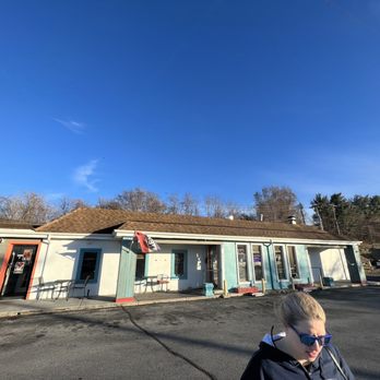 Soul Mountain Restaurant & Bar - Outside - New American Near Me - Front Royal, Virginia Soul Mountain Restaurant & Bar - Outside - New American Near Me - Front Royal, Virginia