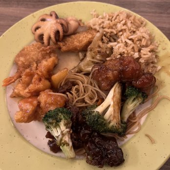 Lin's Grand Buffet - Buffets Near Me - Mesa, Arizona
