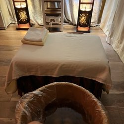 Best Foot Massage Near Me - May 2025: Find Nearby Foot Massage Reviews