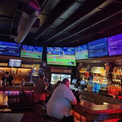 Bar area with roses for sports
