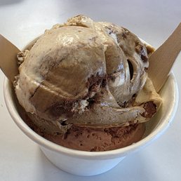 2 scoops - tiramisu and spumoni 2 scoops - tiramisu and spumoni