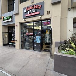 Smokerz Land 3 Smoke Shop