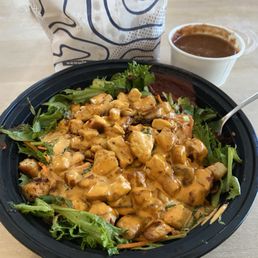 Gogi Bowl with tofu and Seoul sauce Gogi Bowl with tofu and Seoul sauce
