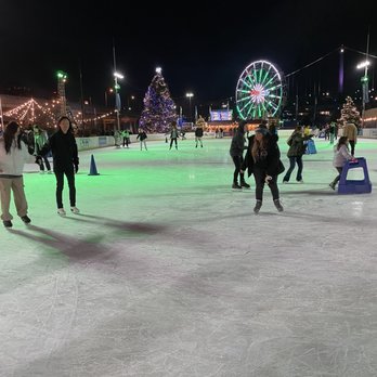 Blue Cross RiverRink - Skating Rinks Near Me - Philadelphia, Pennsylvania