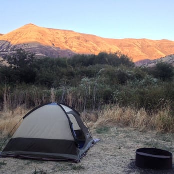 High Desert River Outfitters - Sunrise bringing the promise of rafting fun! - Rafting/Kayaking Near Me - Maupin, Oregon High Desert River Outfitters - Sunrise bringing the promise of rafting fun! - Rafting/Kayaking Near Me - Maupin, Oregon
