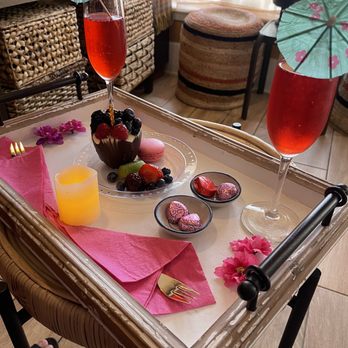 Sperma bilan qoplangan tayt va paypoqlarning fotosuratlari