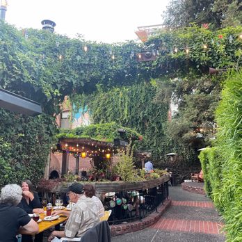 Jupiter - Patio - Pizza Near Me - Berkeley, California
