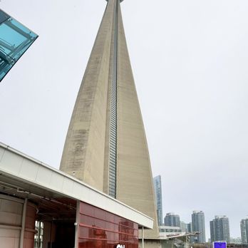 360 Restaurant - CN tower - Canadian (New) Near Me - Toronto, Ontario