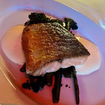The Comet Club - Salmon - Restaurants Near Me - Westbury, New York
