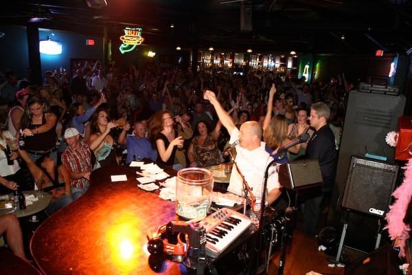 Pete's Dueling Piano Bar by null