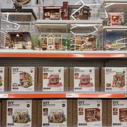 Teso Life - A whole miniatures wall