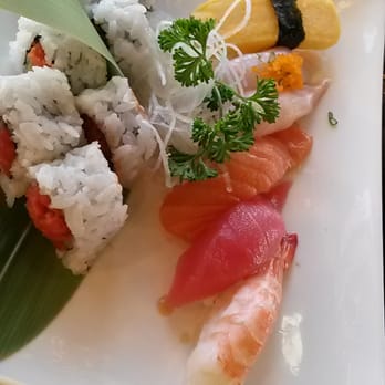 Sushi Pop - Sushi combo with GOOD spicy tuna roll - Japanese Near Me - Fullerton, California Sushi Pop - Sushi combo with GOOD spicy tuna roll - Japanese Near Me - Fullerton, California