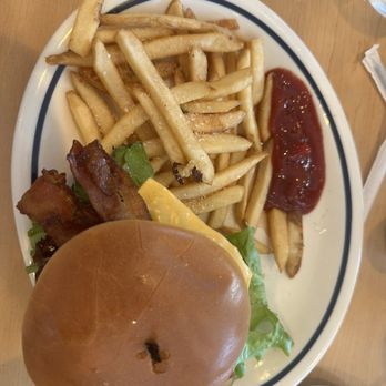 IHOP - Classic burger w/fries - Breakfast & Brunch Near Me - Heath, Ohio IHOP - Classic burger w/fries - Breakfast & Brunch Near Me - Heath, Ohio
