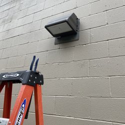 Dale’s Electric - LED wall pack lights.