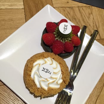 Mamá Framboise - Lemon and raspberry tarts - Desserts Near Me - Madrid, M