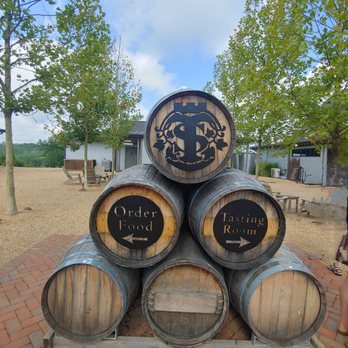 Stone Tower Winery - Wineries Near Me - Leesburg, Virginia Stone Tower Winery - Wineries Near Me - Leesburg, Virginia