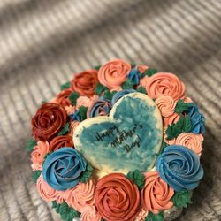 L&H Bakery - Mother's day cake!