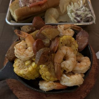 Frying Pan  Brooklyn - Shrimp Boil and Connecticut Lobster Roll - Eatertainment Near Me - Brooklyn, New York