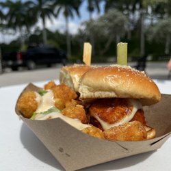 TMI Food Truck - Ave MarÃa sliders and tater tots with cheese sauce