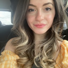 Blowout & Haircut by Shakarie Blowout & Haircut by Shakarie