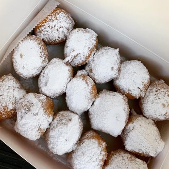 Papillon International Bakery - a box of powdered sugar donuts - Bakeries Near Me - Glendale, California Papillon International Bakery - a box of powdered sugar donuts - Bakeries Near Me - Glendale, California