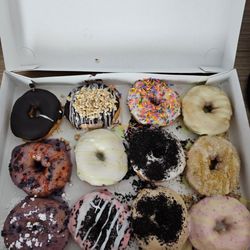 Duck Donuts - Summer sampler box