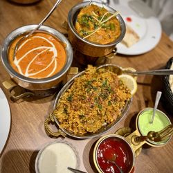 Restaurant Golden India - Butter chicken, mixed vegetables curry, lamb biryani