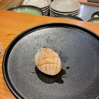 Genki Omakase - Hotate Scallop - Sushi Bars Near Me - New York, New York