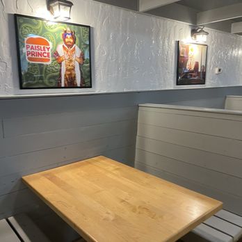 Bandana Burger - Large booth. Maybe 8-10 of these along the wall. There are 4-6 smaller booths too. - Burgers Near Me - Savannah, Georgia