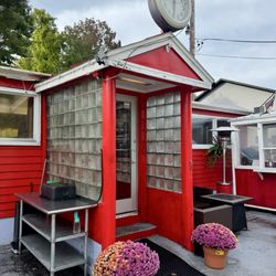 Brunswick Diner - Front entrance.