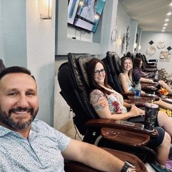 LUXURY NAIL BAR