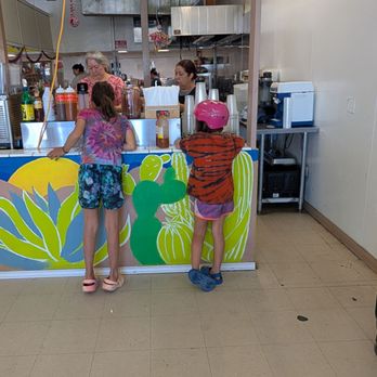 El Taquero Deli - Amazing team showing my kids how to make a raspado - Juice Bars & Smoothies Near Me - King City, California El Taquero Deli - Amazing team showing my kids how to make a raspado - Juice Bars & Smoothies Near Me - King City, California