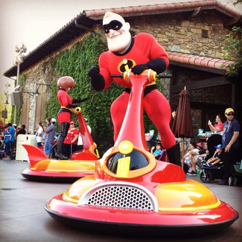 Pixar Play Parade - 07.04.17 Mr Incredible - The Incredibles - Amusement Parks Near Me - Anaheim, California Pixar Play Parade - 07.04.17 Mr Incredible - The Incredibles - Amusement Parks Near Me - Anaheim, California