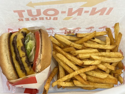 In-N-Out Burger by null