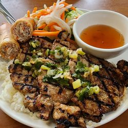 4 Sisters - R3 Grilled pork w/egg roll, steamed rice & veg (9/2/26)