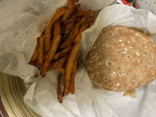 Snatch & Go Internet Cafe & Juice Bar