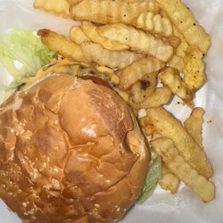 Flores Restaurante - Cheeseburger w/fries