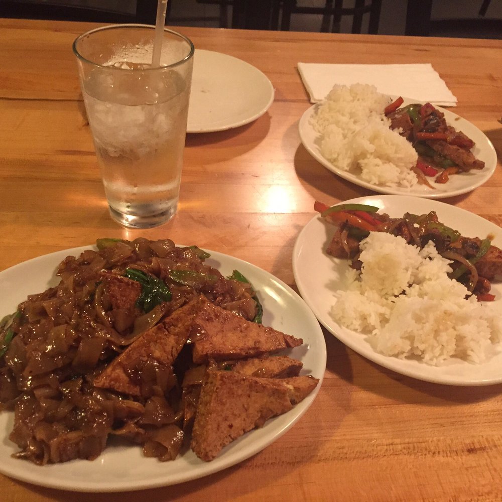 Mint Thai Kitchen - Pad see ew and Pad Cashew NO EGG - Thai Near Me - Houston, Texas Mint Thai Kitchen - Pad see ew and Pad Cashew NO EGG - Thai Near Me - Houston, Texas