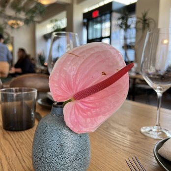 Cabrillo - Table top real flower - Breakfast & Brunch Near Me - Los Angeles, California