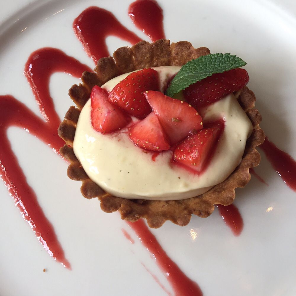 De Belhamel - Fresh fruit custard tart ... heavenly - French Near Me - Amsterdam, New Hampshire De Belhamel - Fresh fruit custard tart ... heavenly - French Near Me - Amsterdam, New Hampshire